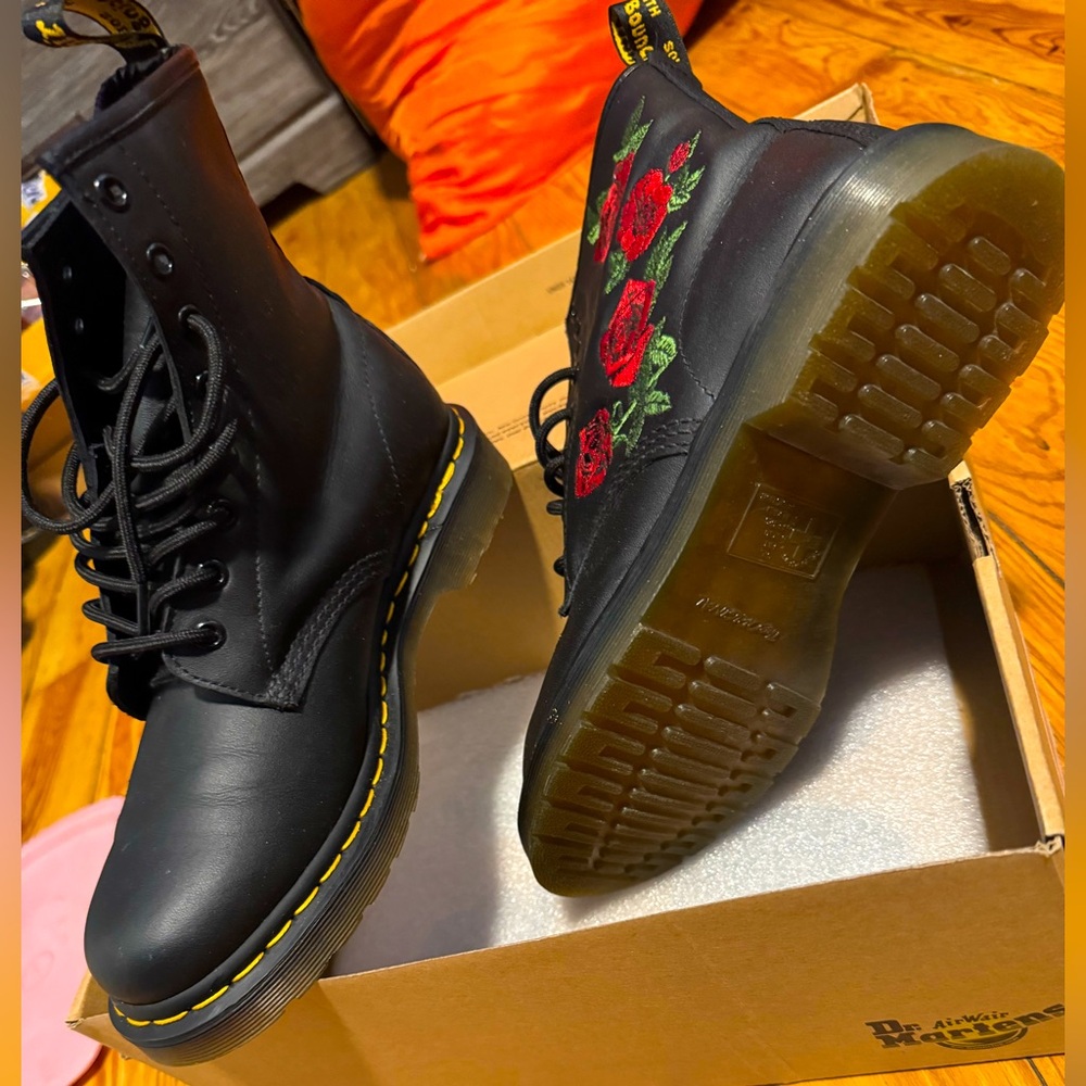 Dr.Martens Vonda Rose petals